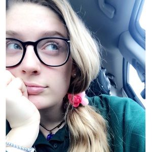 Meet your Posher, Olivia